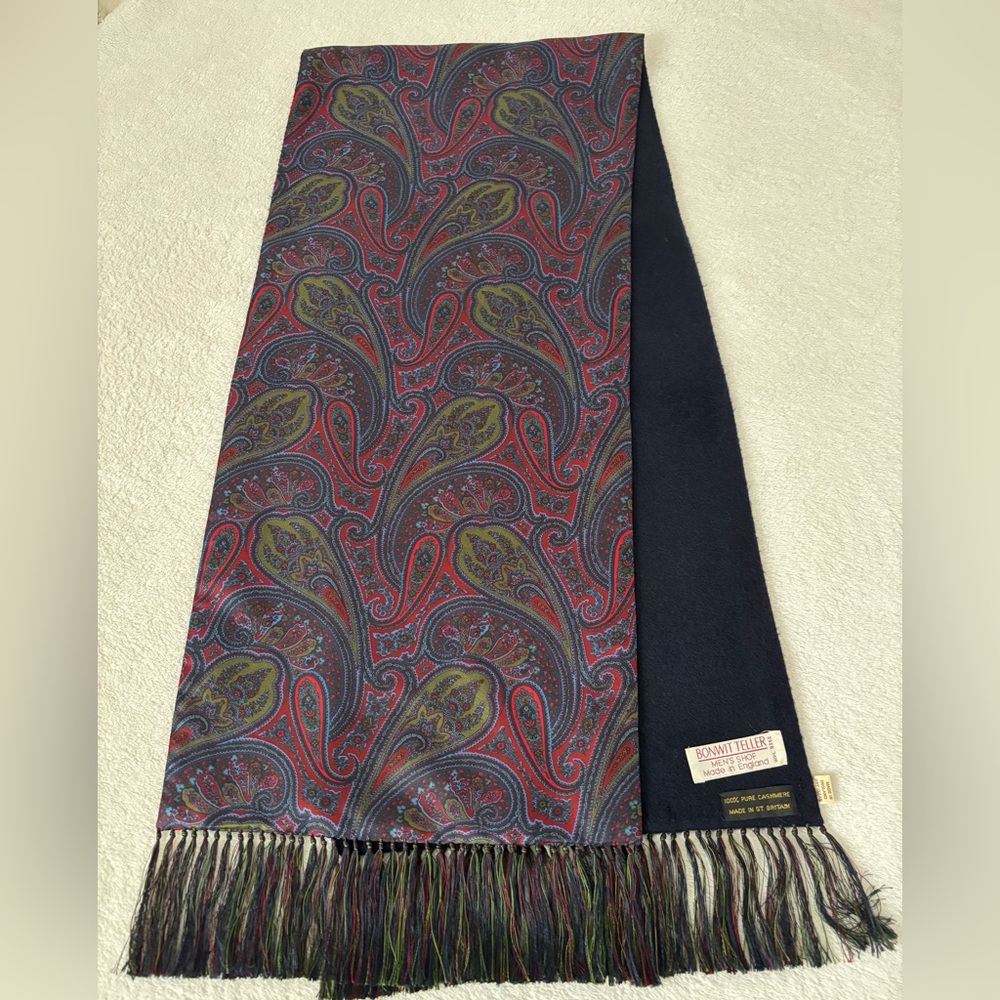 Elegant Paisley Scarf in Red and Blue